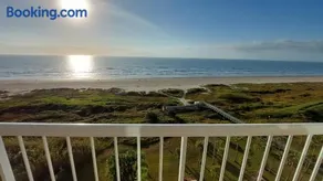 Galvestonian 1002-Beachfront Getaway - Image 1