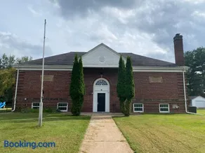 School House Inn, 10 Bed, 4 Bath, Sleeps 18, Game Room, Jetted Tub - Image 2