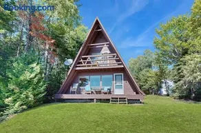 Comfy Lakefront Cabin with Gorgeous Views, Private Dock & Pebble Beach - Image 3