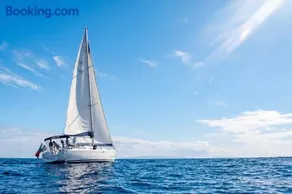 Charming Boat in Funchal with Sea View - Image 2