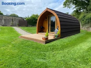Garden Cottage Glamping Pod - Image 1