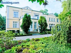Gutshaus Landsdorf - Image 1