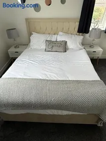 Cathedral Apartment - Image 3