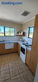 Pinegrove Cottage - Unit2 - Image 4