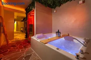 Minamina, chambre avec jacuzzi privatif - Image 3