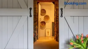 Riverside Retreat - Image 3