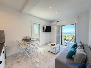 Andromachi Luxury Apartment - Image 5
