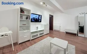Olive Green I Apartment at Groundfloor with Balcony - Image 2