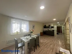 Ferienwohnung am Neumarkt - Image 1