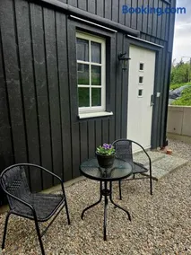 Nybyggt modernt gästhus nära naturen - Image 1