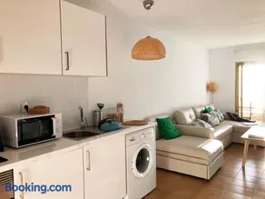 New Stunning Seaview Apartment with lovely balcony - Image 5
