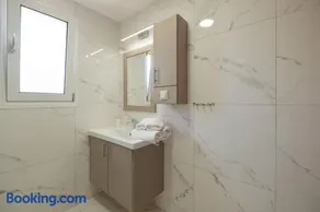 Megali Luxuries Apartments - Image 5
