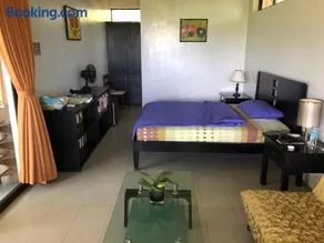 Modern Room with beautiful pool - Image 4