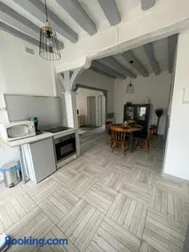 Maison face à l'eglise - Image 2
