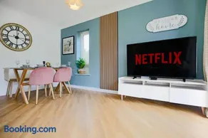 Middleton House • Sleeps 6 • Free Parking • Garden • Work Desk • Fast WiFi • Yoko Property - Image 2