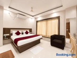 HOTEL NEW PREMIUM #HOME TOWN PURI - Near SWARGADWAR GOLDEN BEACH and Shree Jagannath Temple - Fully - Air - Conditioned-with-Lift-wifi - and Parking Facilities - Near Bengali Market with Prime Location - Best Hotel In Puri - Image 4