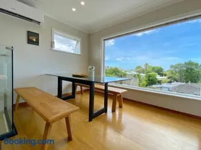 Cosy family house in Massey with Good View - Image 2