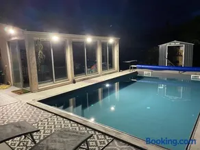 Chambre avec vue sur le marais et la piscine - Image 1