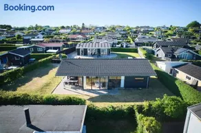 Grandmas Summer House - Image 1