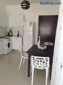 White Suit Apartment - Image 4