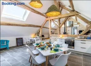 La Bergerie maison 2 chambres dans le village de Palleau, Les Blés Dorés maison 3 chambres et les Graines de Lin maison 3 chambres à Corgengoux avec piscine, verger, terrasses aménagées, parking voitures, terrain de pétanque, à vous de choisir votre gîte - Image 2