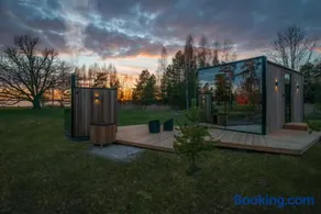 ÖÖD Hötels Roosisaare – with sauna - Image 2