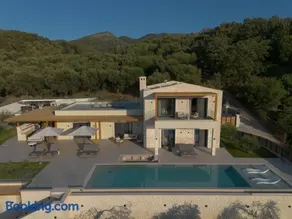 Azura Exclusive Villa - Image 2