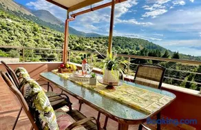 Theros Lux Apartment - Image 1