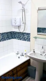 Apartment Wexford Crescent Mall - Image 3