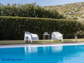 Phoceus Poolfront Grande Villa - Image 3