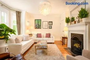 Charming gated cottage 3 Beds 2 Baths 2 cars - Image 2