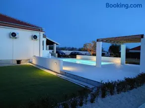 Holidayhouse Alirio with heated pool. - Image 4