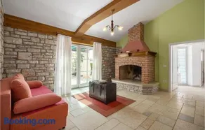 Four-Bedroom Holiday Home In Golubovo - Image 4