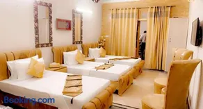 Galaxy Lodge - Image 1