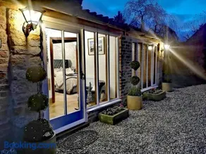 Grange Farm Lodge - Image 1