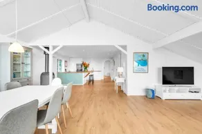 Fjordside Holiday Home with Hot Tub & Sauna - Image 3