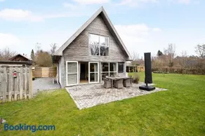 Charming And Well-Kept Holiday Home Near The Child-Friendly Beach At Begtrup Vig - Image 1