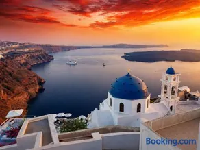 Two Gods Santorini Premium Jacuzzi Sea View Suites - Image 1