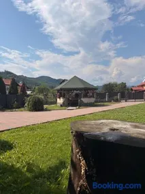 Casa Petrişor - Image 1