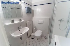 Beautiful old building apartment - Image 1