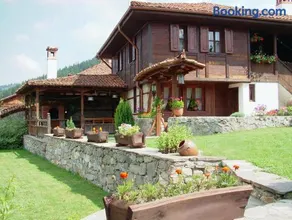 Hadji Neikovi Guest Houses - Image 1