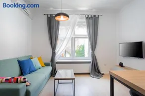 Go2Zagreb Chick Apartment Private Parking Available - Image 2