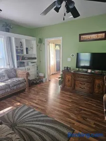 Serene 4 bedroom house with AC - Image 4