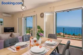 Mariana Sea View Apartment - Image 2