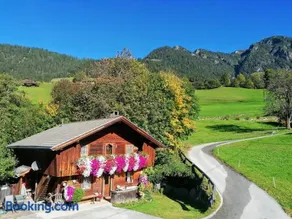 Wörglerhof's Hüttenapartments mit Kachelofen Farm Stay - Image 1