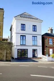 The J House - Cowes - Image 3
