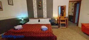 Große Wohnung in dritter Etage mit Terrasse im Altstadtzentrum - Ferienwohnung Chiplakoff - Image 3