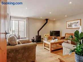 3 Bed in Launceston oc-brwhi - Image 2