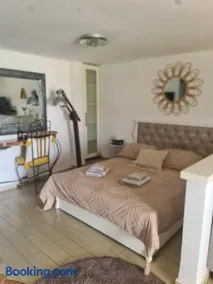 ronit's place - Image 2