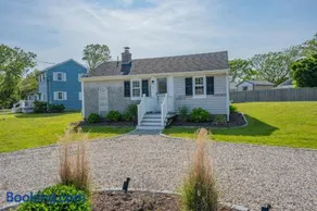 Beachside Bliss at Sunset Retreat - Image 4